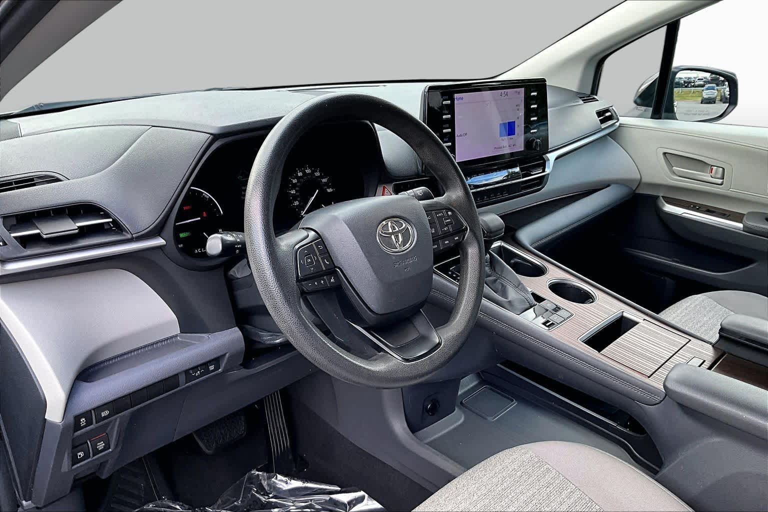 Used 2022 Predawn Gray Mica Toyota LE image 17
