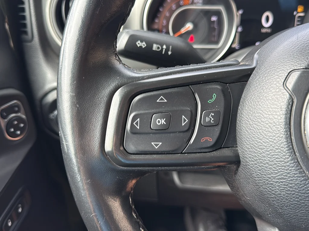 Used 2021 Green Jeep Sport S image 16