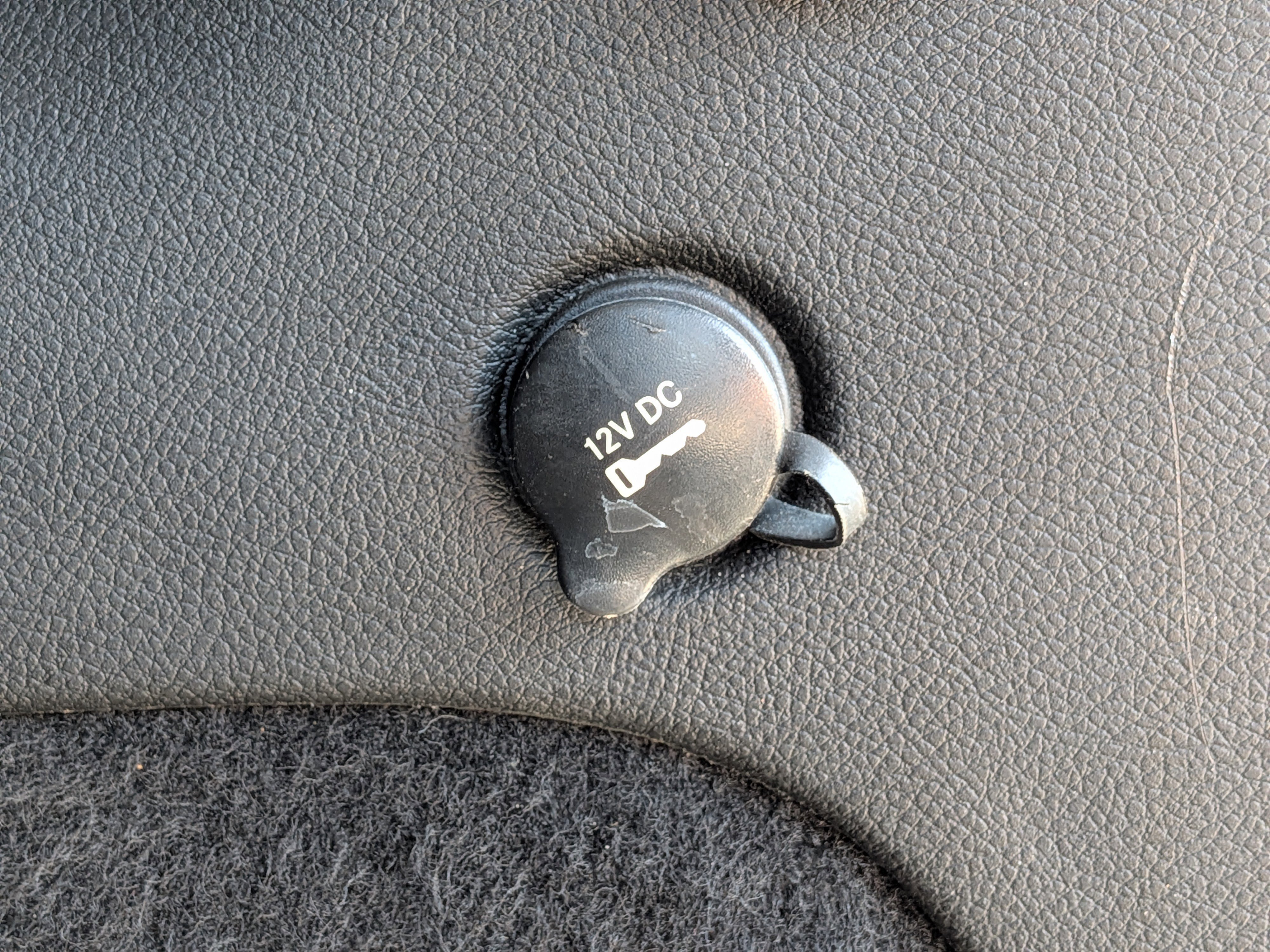 Used 2018 Bright White Clearcoat Jeep Altitude image 15