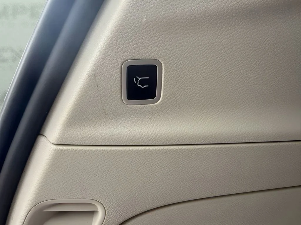 Used 2023 Silver Chrysler LX image 25