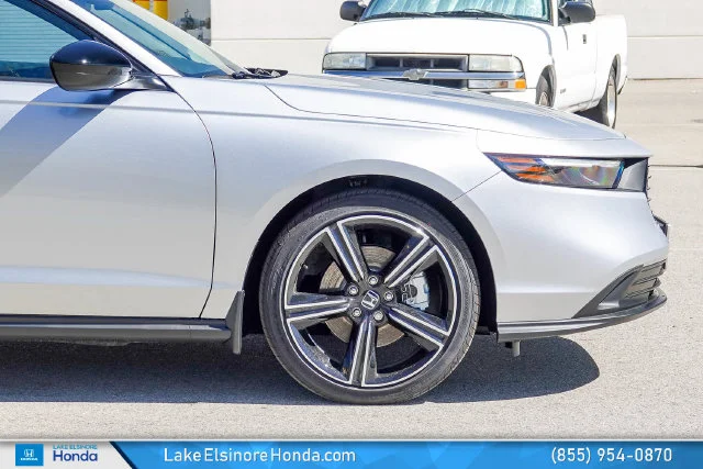 New 2026 Solar Silver Metallic Honda Sport Hybrid image 5