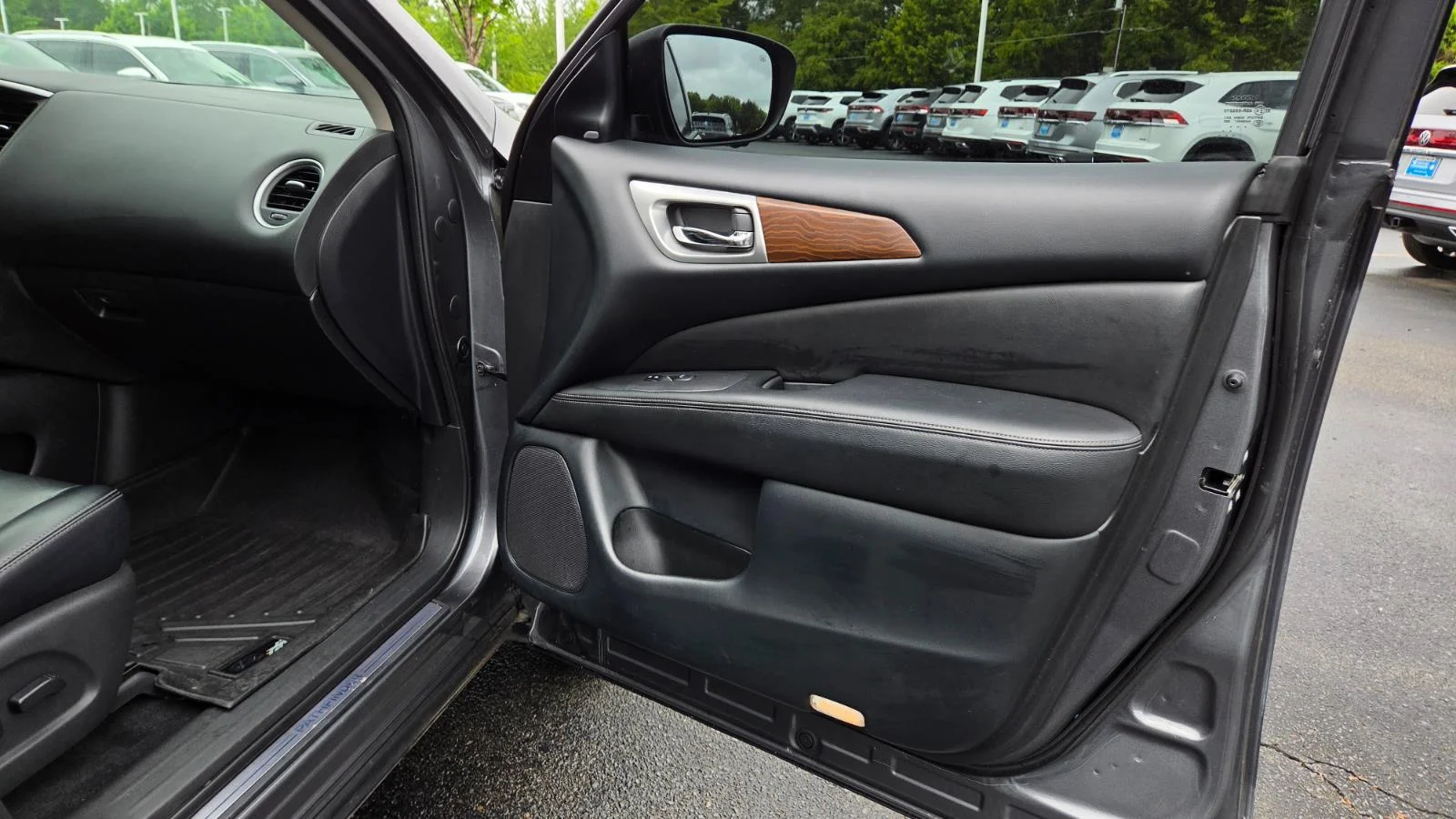 Used 2018 Gun Metallic Nissan Platinum image 46