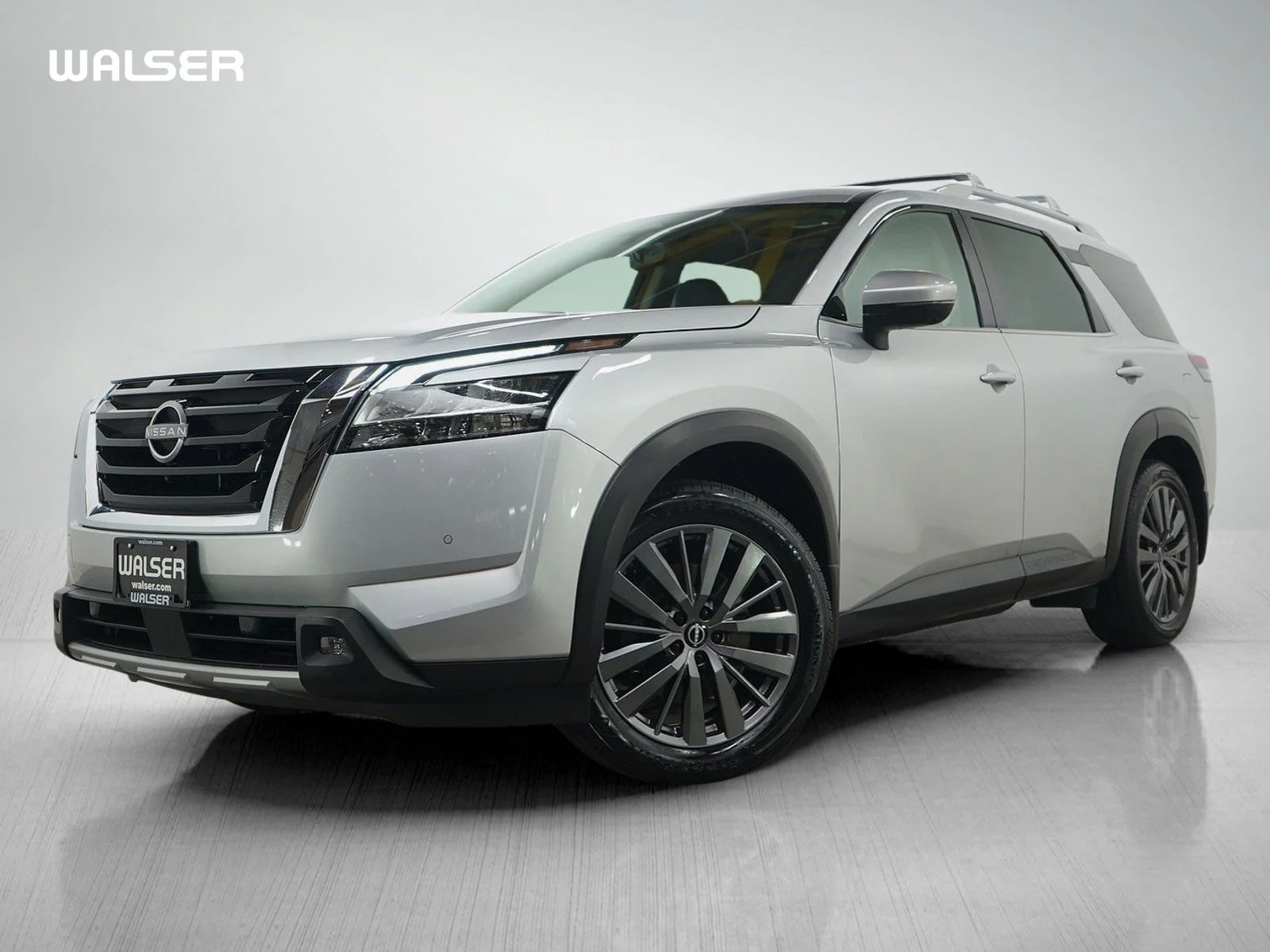 2022 Nissan Pathfinder SL 4WD's photo