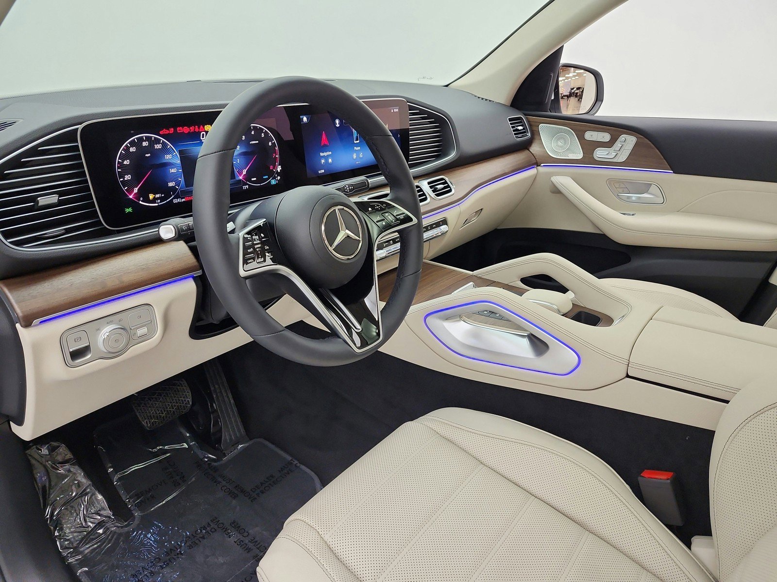 New 2026 MANUFAKTUR Moonlight White Metallic Mercedes-Benz GLE 450 4MATIC® SUV image 39