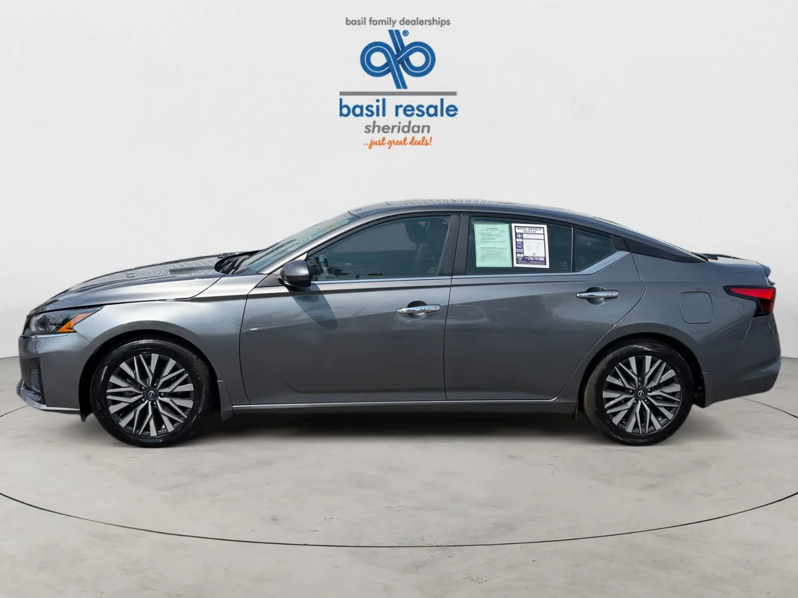 Used 2024 Gun Metallic Nissan 2.5 SV image 3
