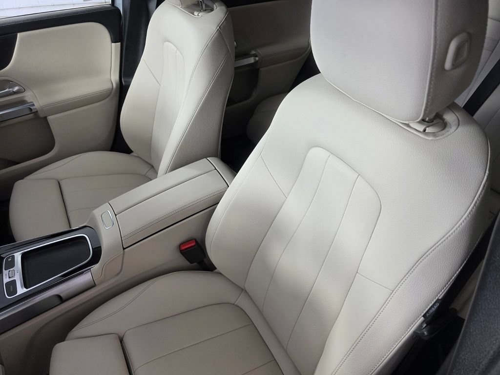 New 2026 Cirrus Silver Metallic Mercedes-Benz GLB 250 image 24