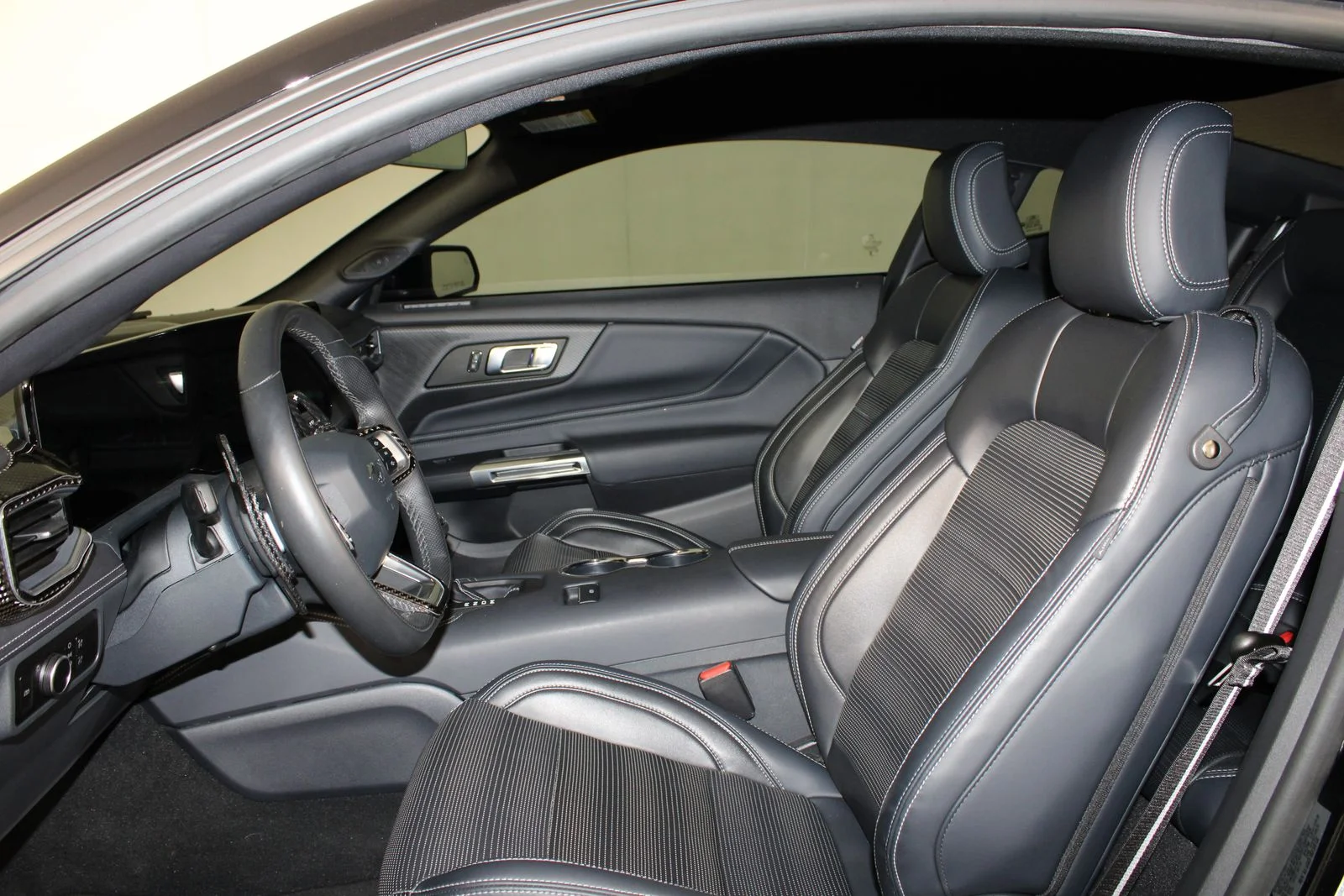 Used 2025 Black Ford GT Premium image 9