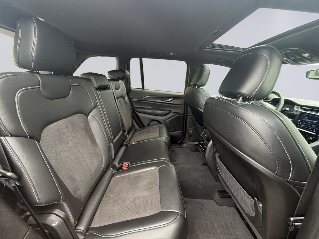 Used 2024 Diamond Black Jeep Altitude X image 19
