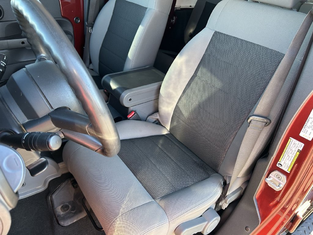 Used 2010  Jeep Unlimited Sport image 21