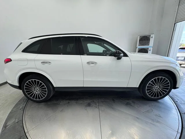 New 2027 White Mercedes-Benz GLC 300 image 15