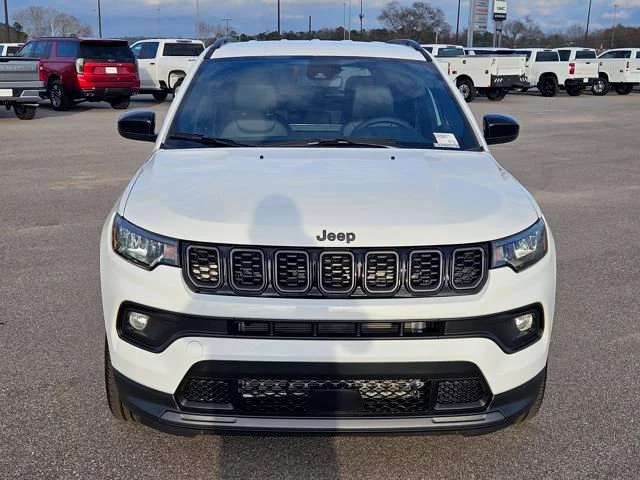 New 2026 Bright White Clear-Coat Exterior Paint Jeep Latitude image 8