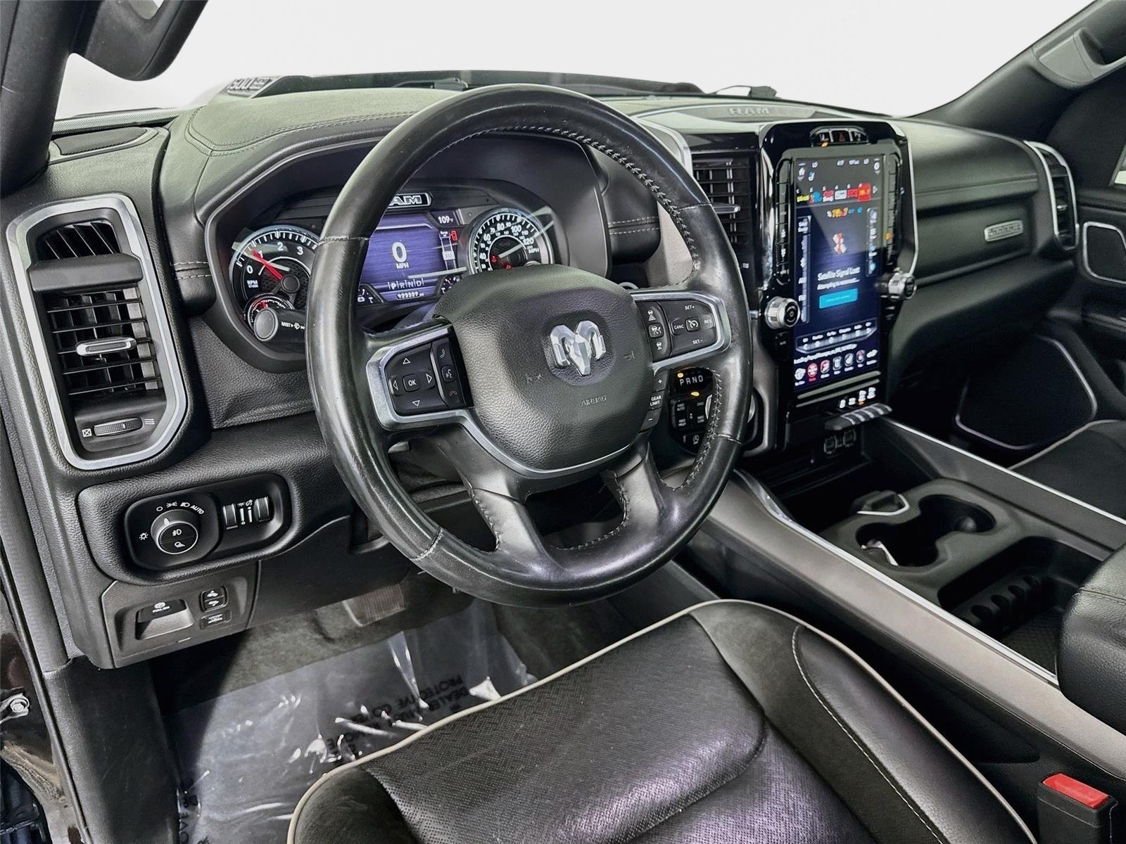 Used 2021 Diamond Black Crystal Pearlcoat Ram Laramie image 9