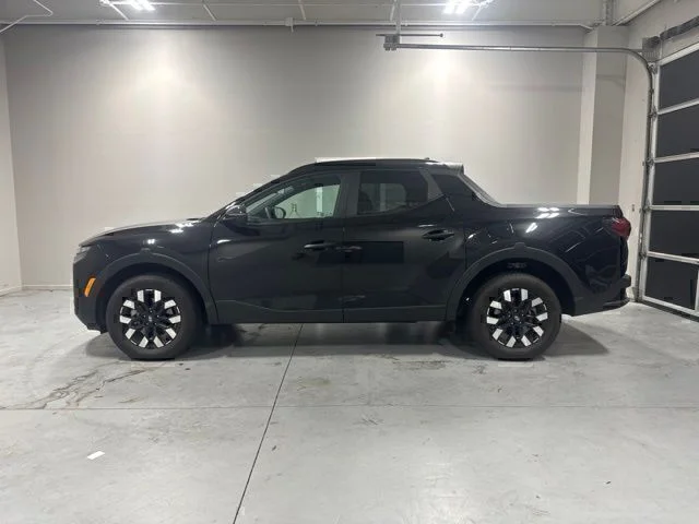 Used 2025 Black Hyundai SEL image 10