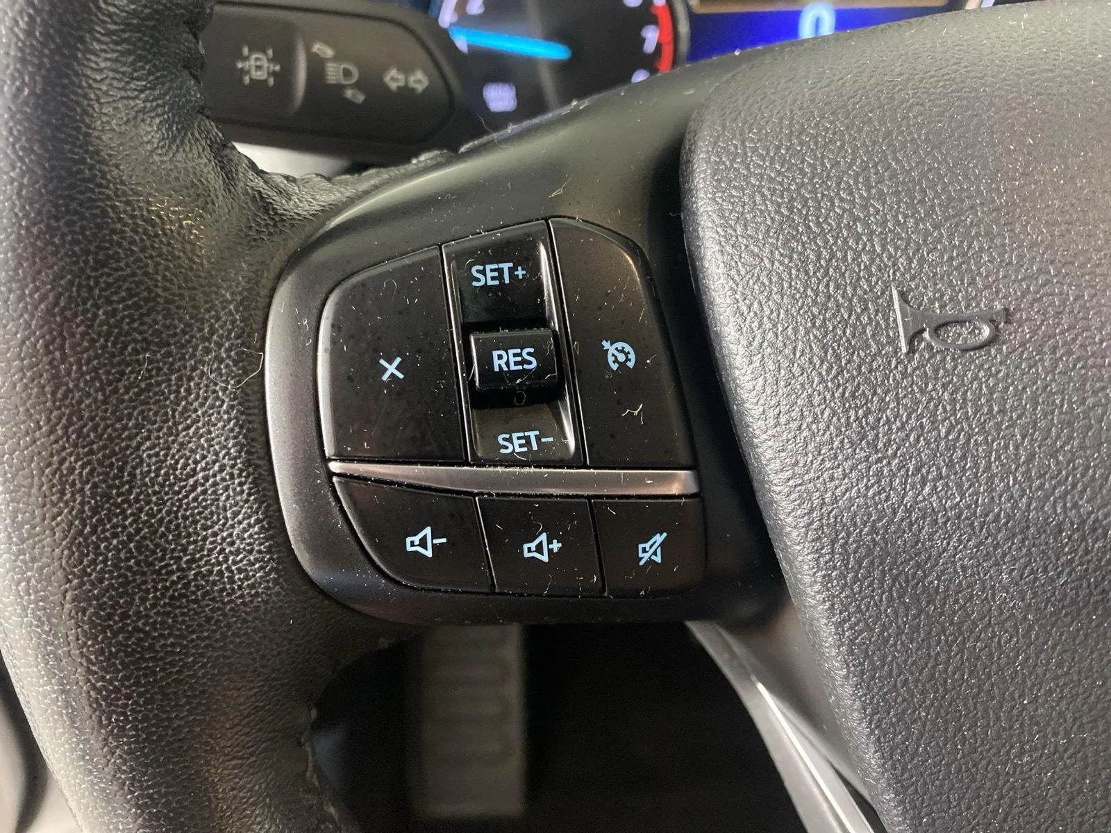 Used 2022 Oxford White Ford XLT image 18