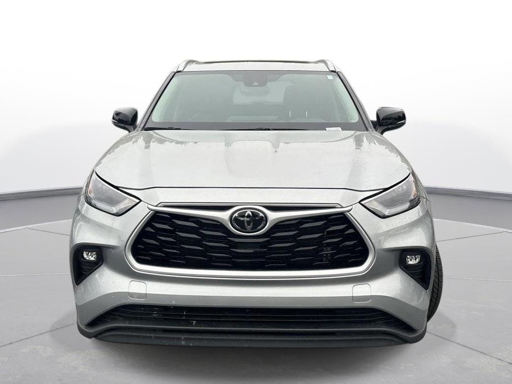 Used 2023 Celestial Silver Metallic Toyota XLE image 3