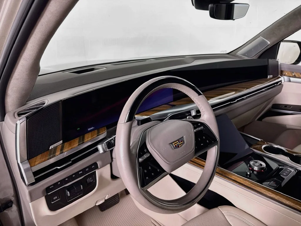 Used 2025 Latte Metallic Cadillac Sport Platinum image 4