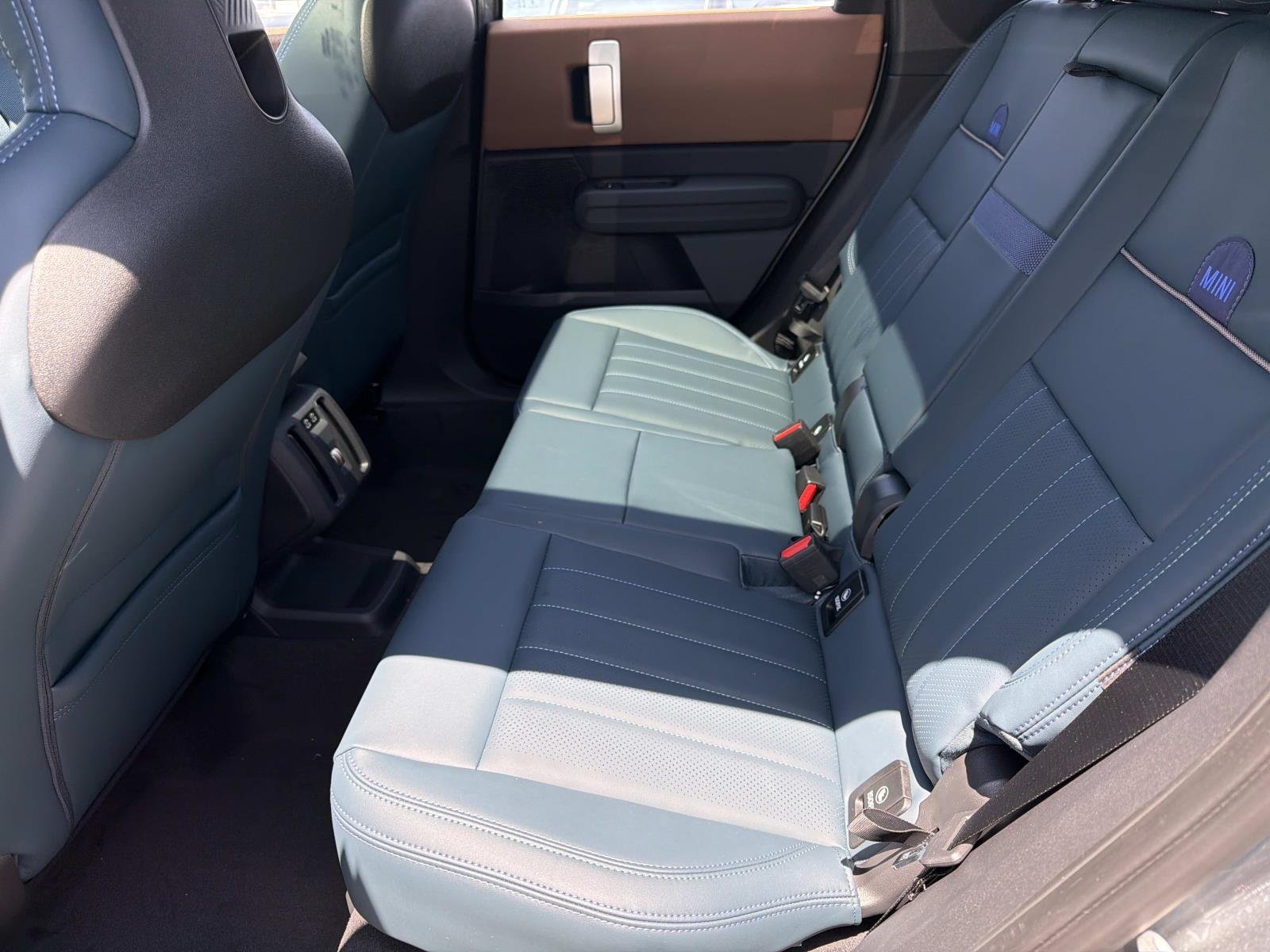 New 2027 0C71 Smokey Green Metallic MINI Signature Plus image 11