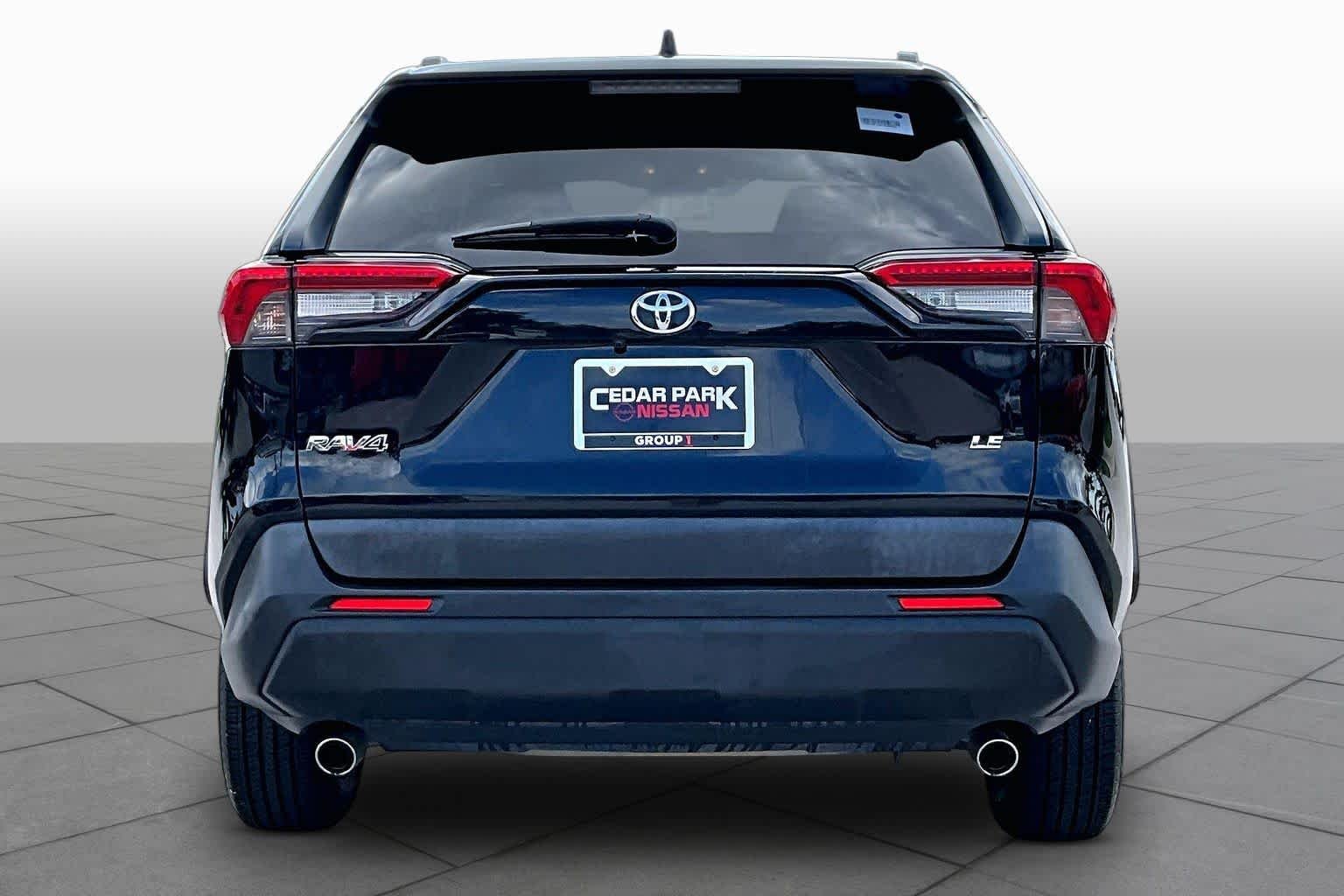 Used 2019 Midnight Black Metallic Toyota LE image 5