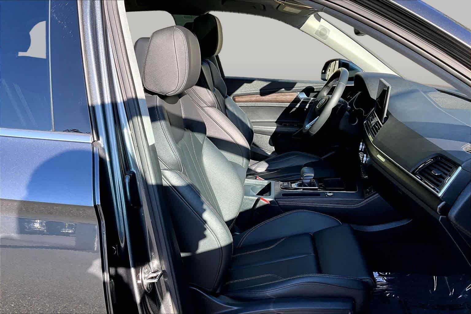 Used 2024 Daytona Gray Pearl Effect Audi S line Premium Plus image 9