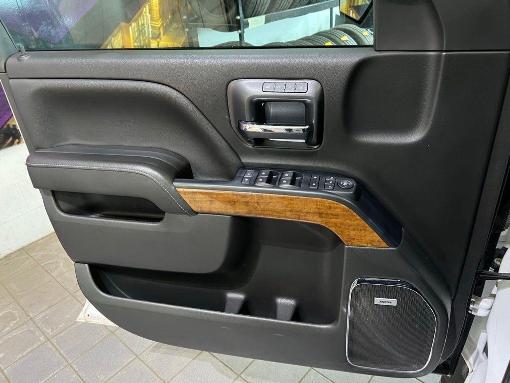 Used 2018 Pearl Chevrolet High Country image 15