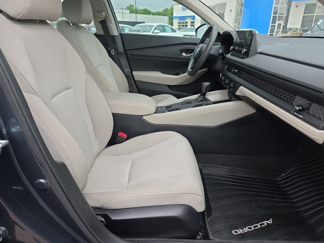 Used 2023 Meteorite Gray Metallic Honda EX image 15