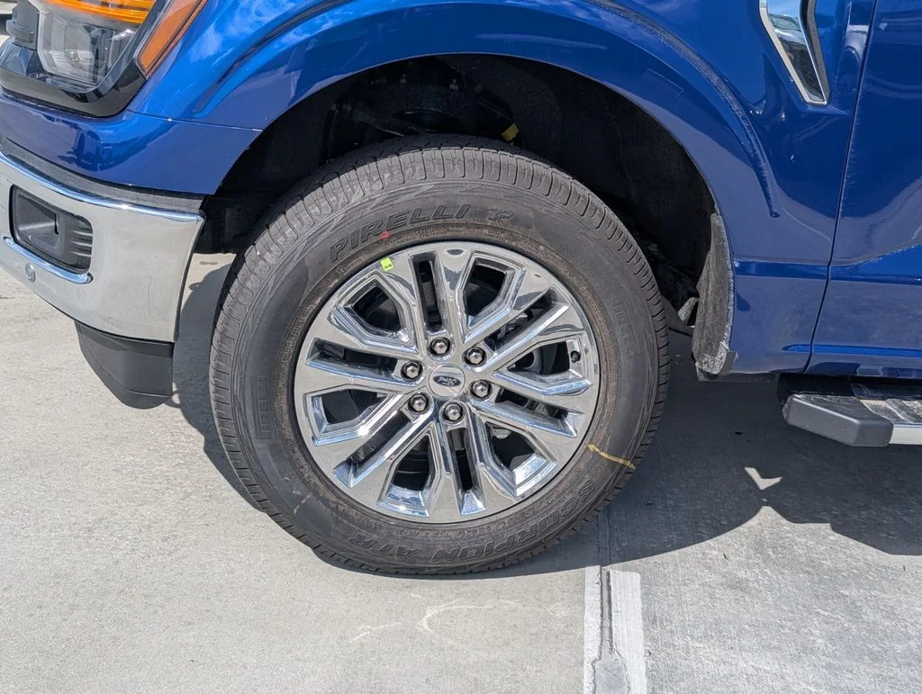 New 2026 Blue Ford XLT image 4