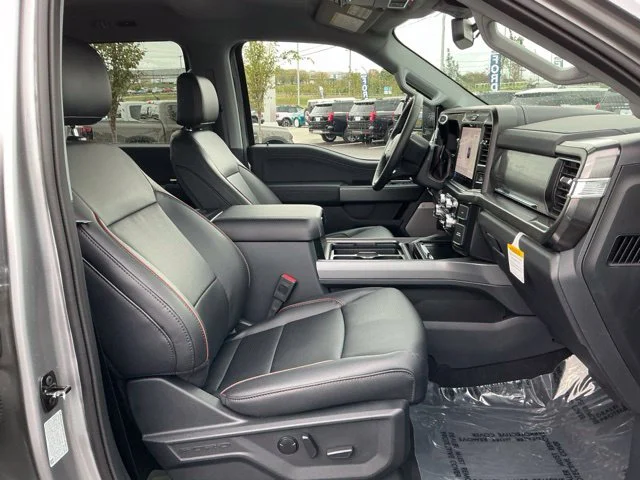 New 2027 Iconic Silver Metallic Ford F-350® Lariat® image 32