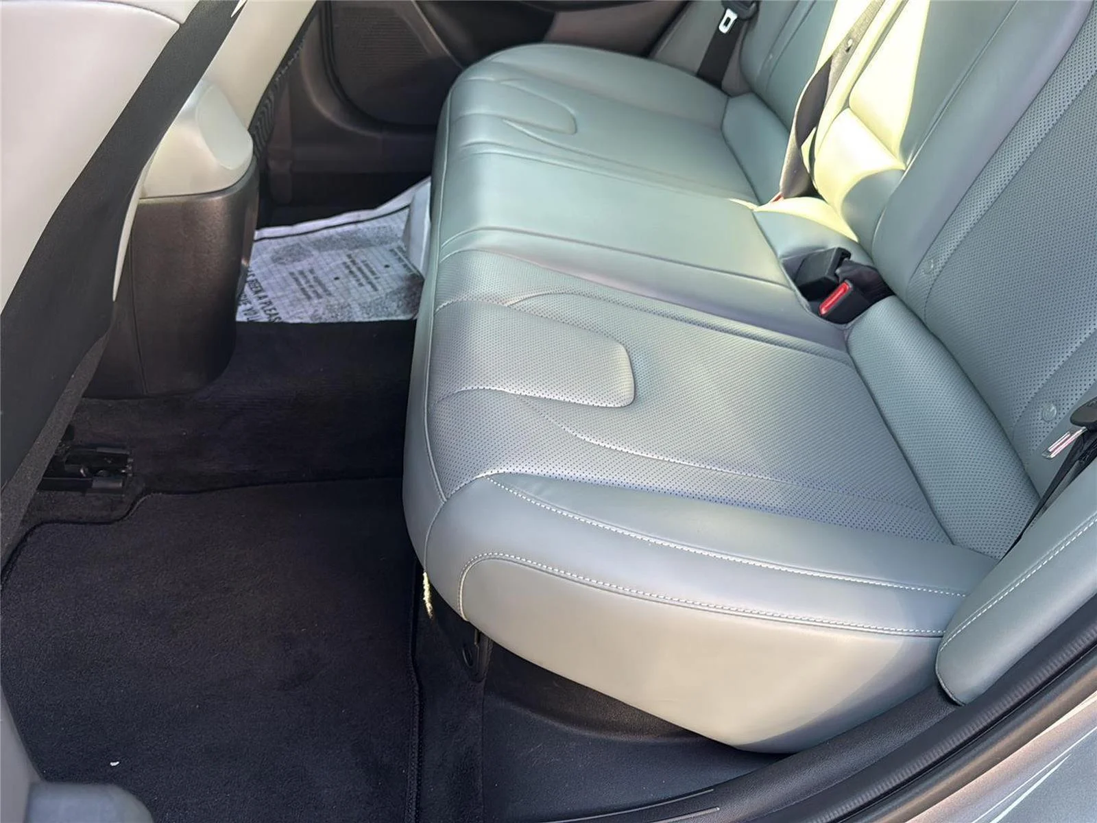 Used 2024 Fluid Metal Hyundai Limited image 20