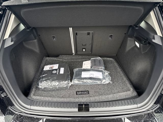 New 2026 Deep Black Pearl Volkswagen SE image 14