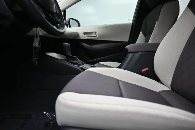 Used 2025 Silver Toyota LE image 20