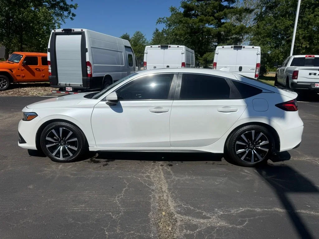 Used 2022 White Honda EX-L image 6