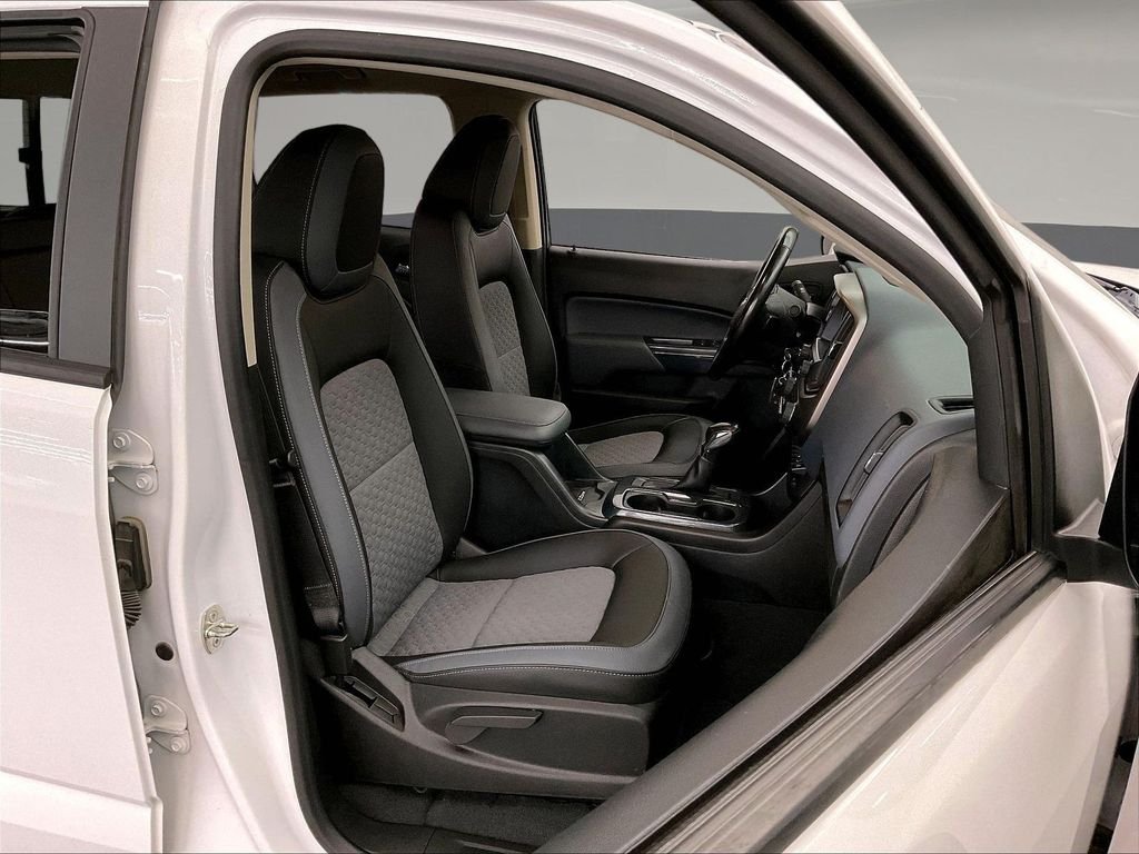 Used 2022 White Chevrolet Z71 image 10