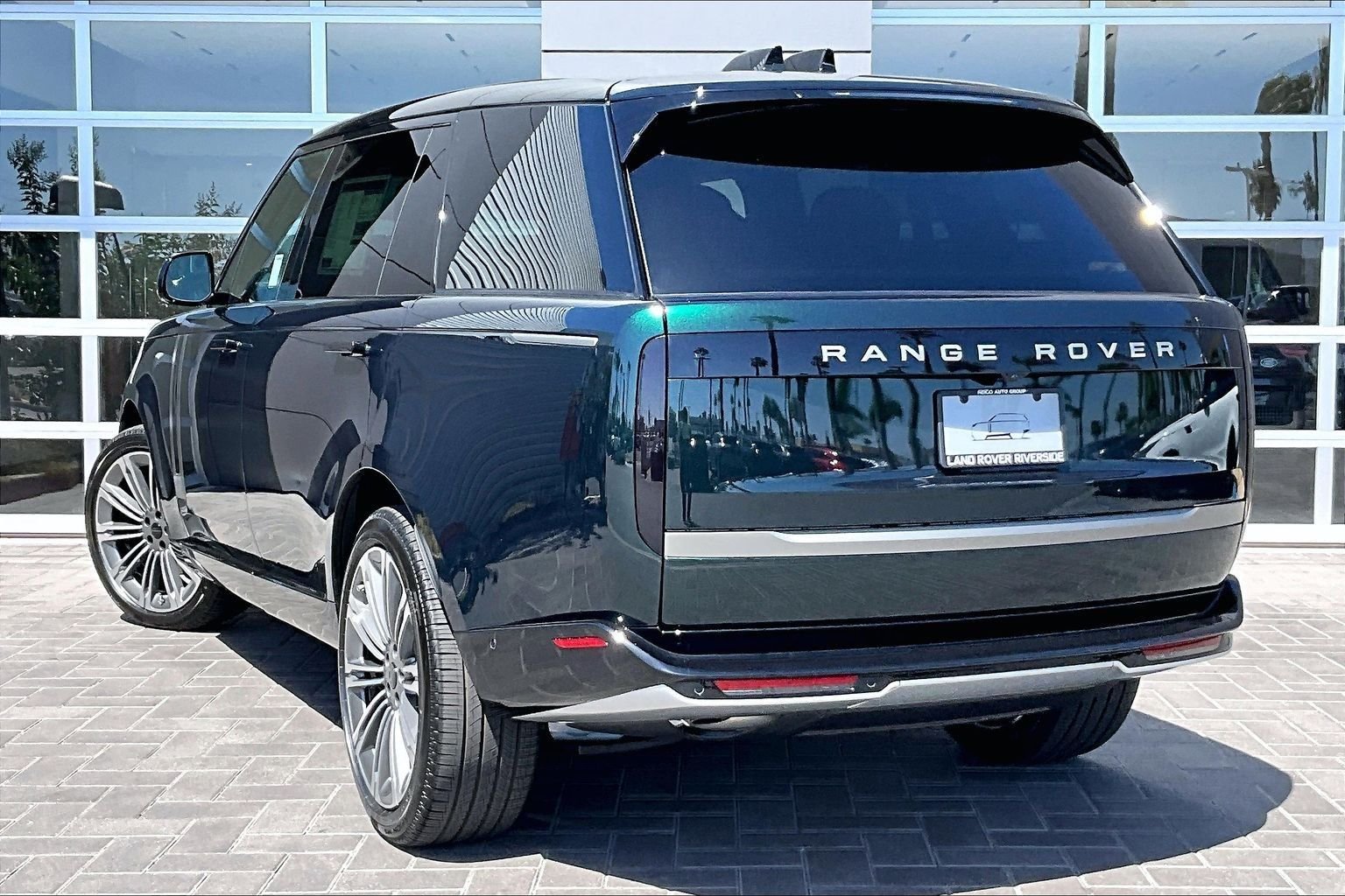New 2026 British Racing Green Land Rover SE image 3
