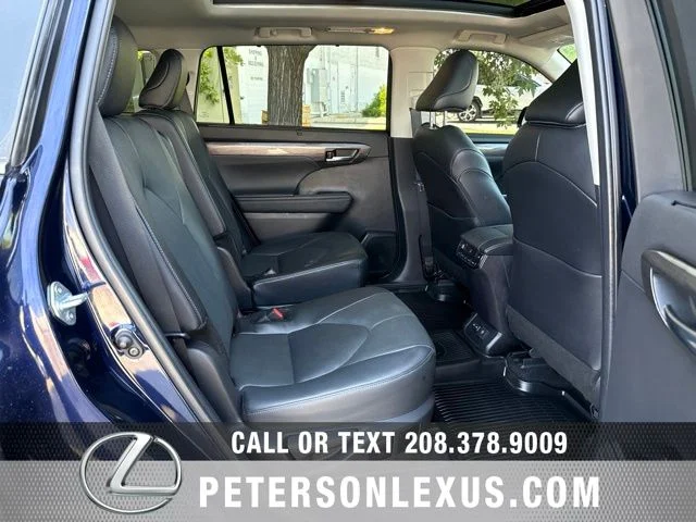 Used 2024  Toyota Platinum image 20