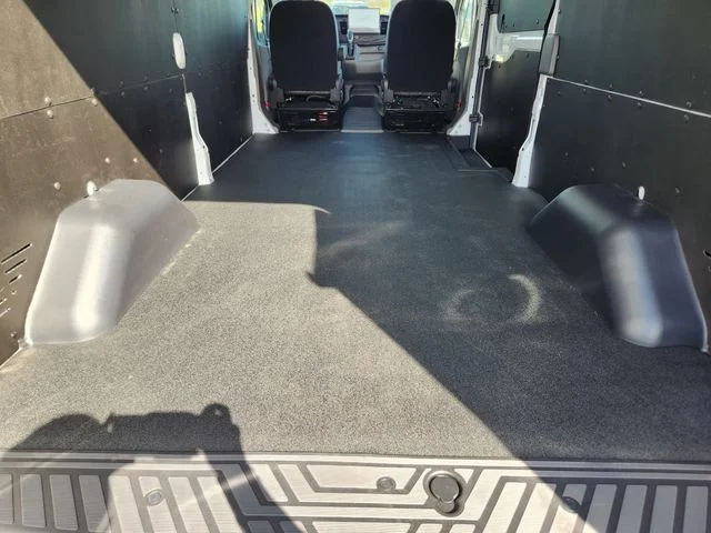 New 2026 Oxford White Ford Cargo Van image 32