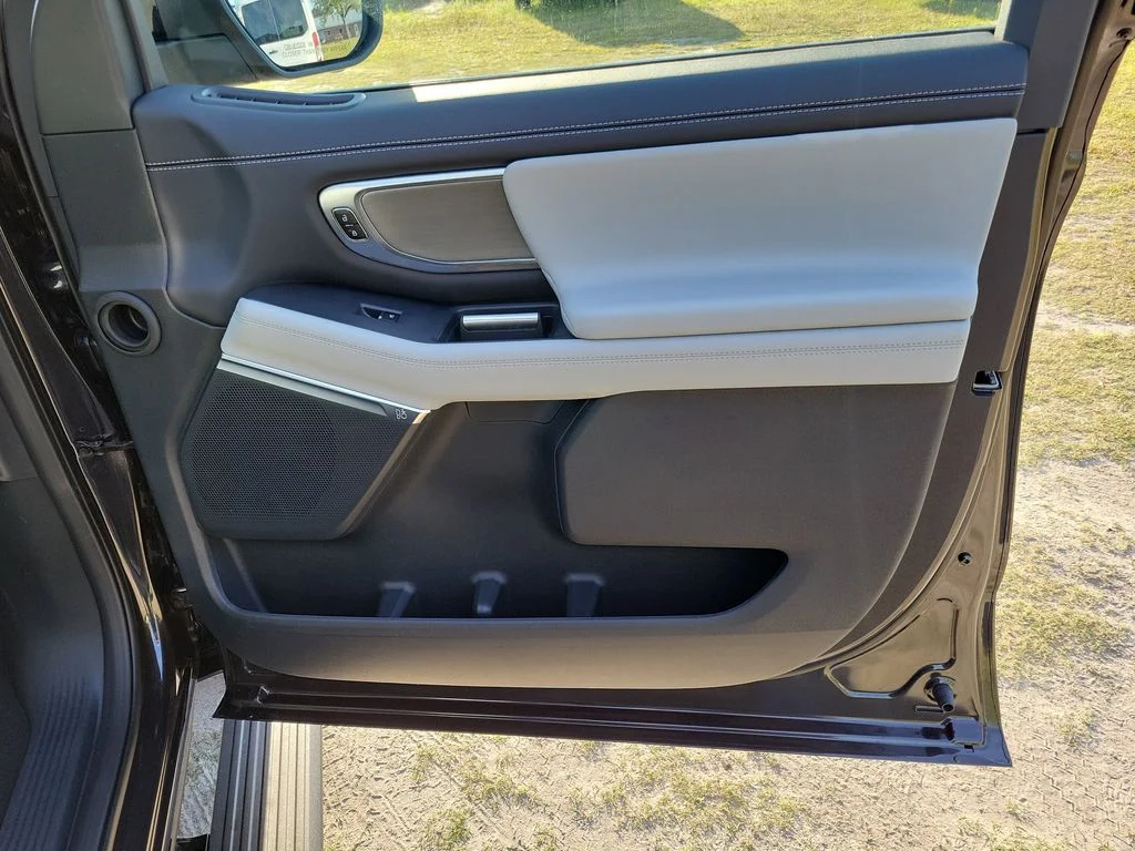 New 2026 Dark Matter Gray Metallic Ford MAX Platinum® image 35