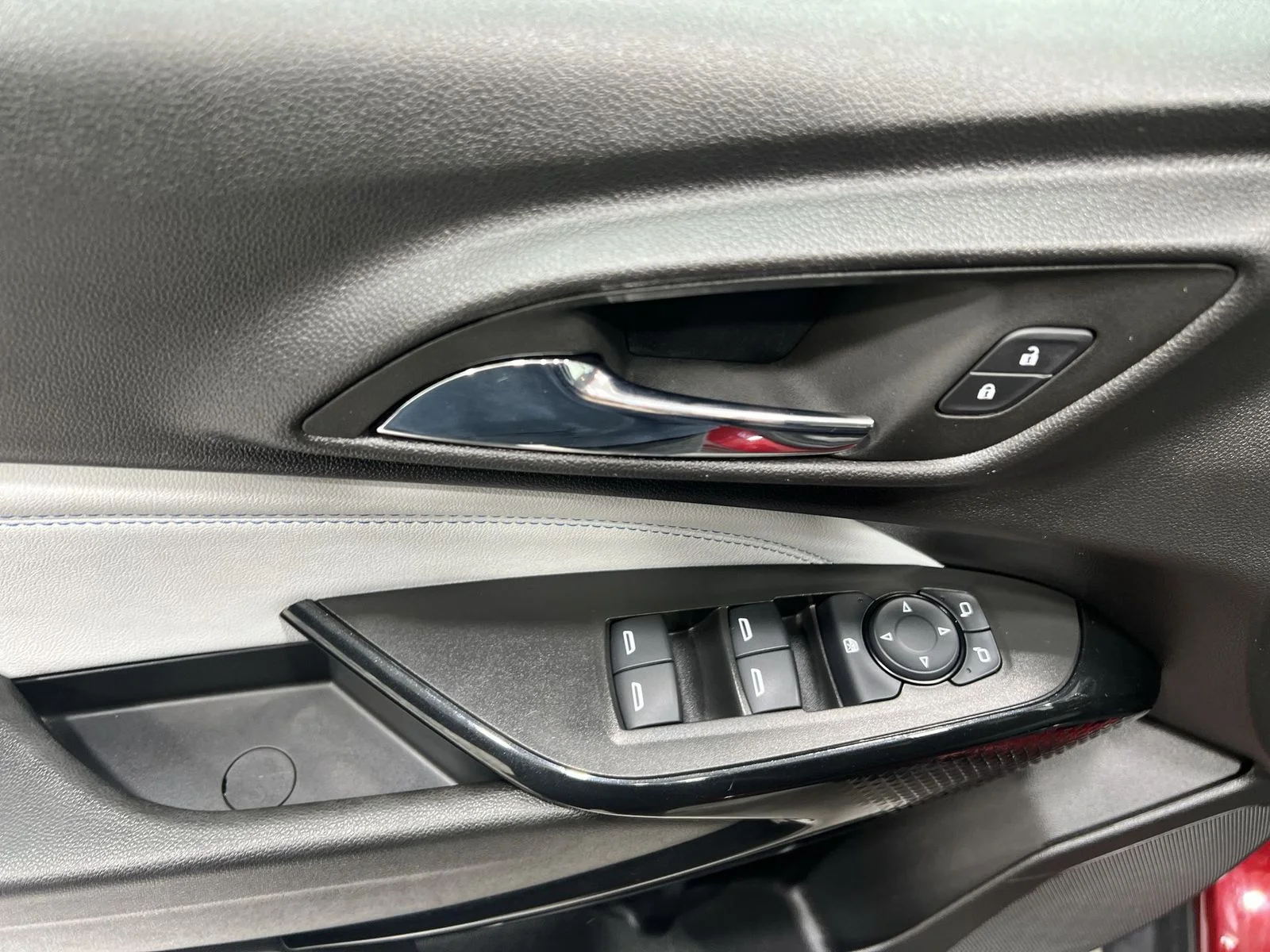 2025 Chevrolet Trax LT - Photo 13
