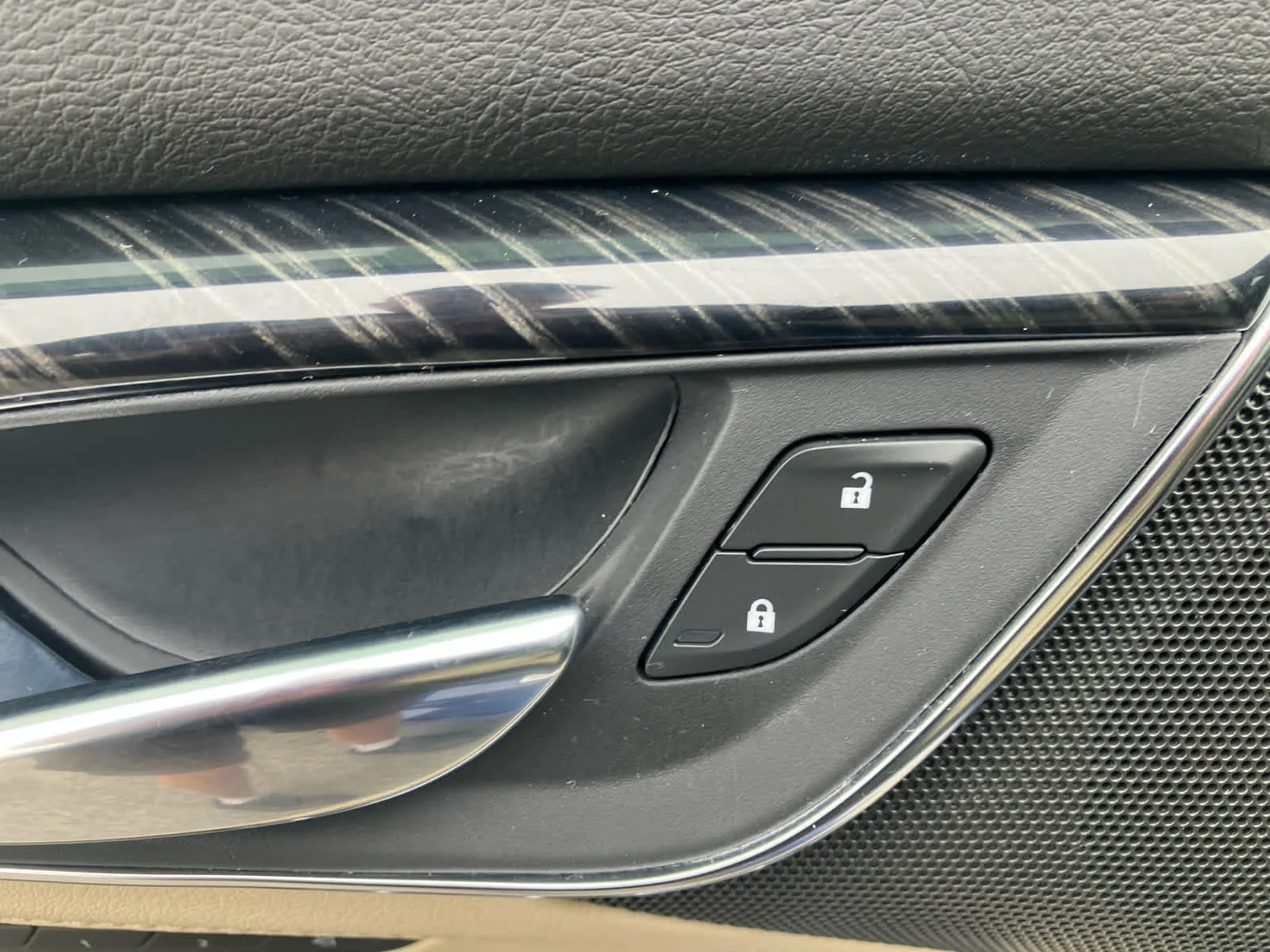 Used 2022 Wave Metallic Cadillac Premium Luxury image 12