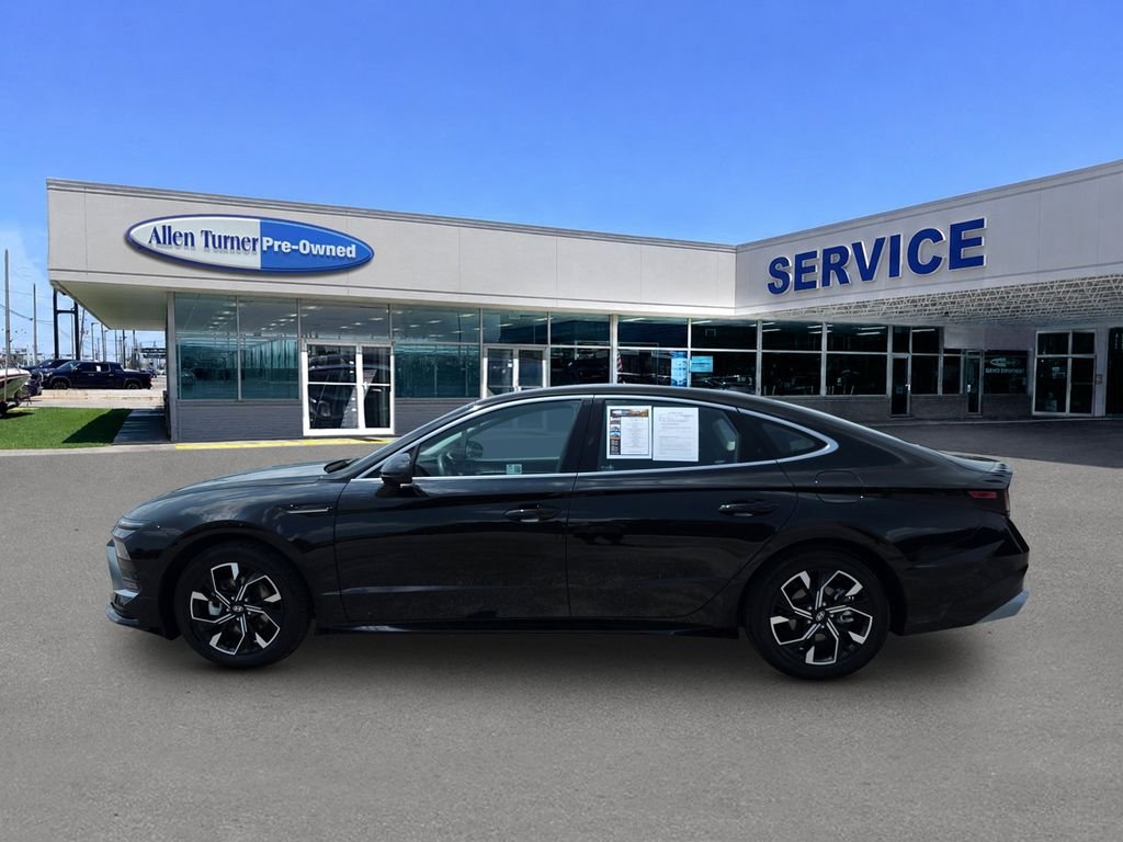 Used 2024 Onyx Black Hyundai SEL image 5