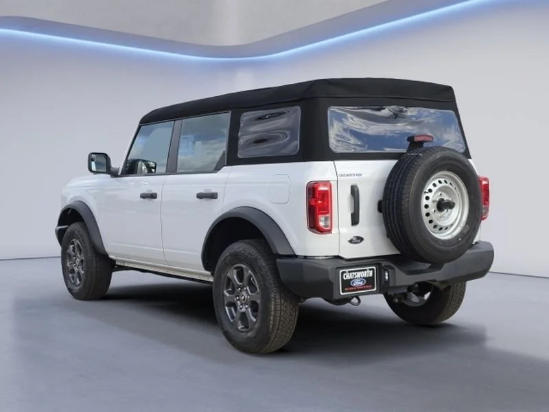 Used 2025 Oxford White Ford Base image 4