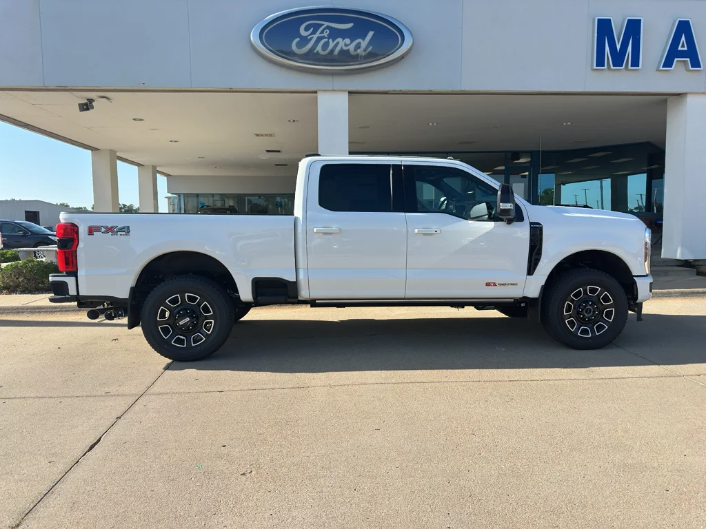 New 2026 Star White Ford Platinum image 11