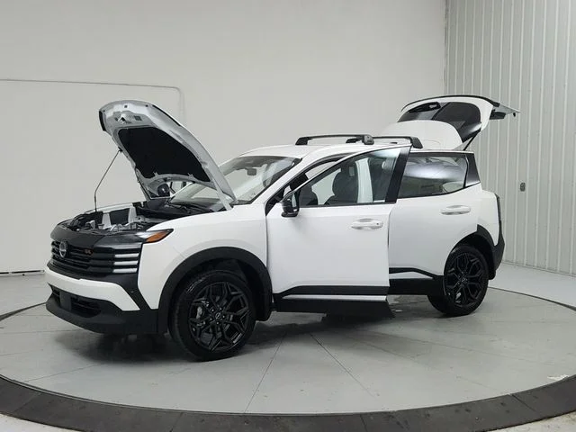 New 2026 White Nissan SR image 11