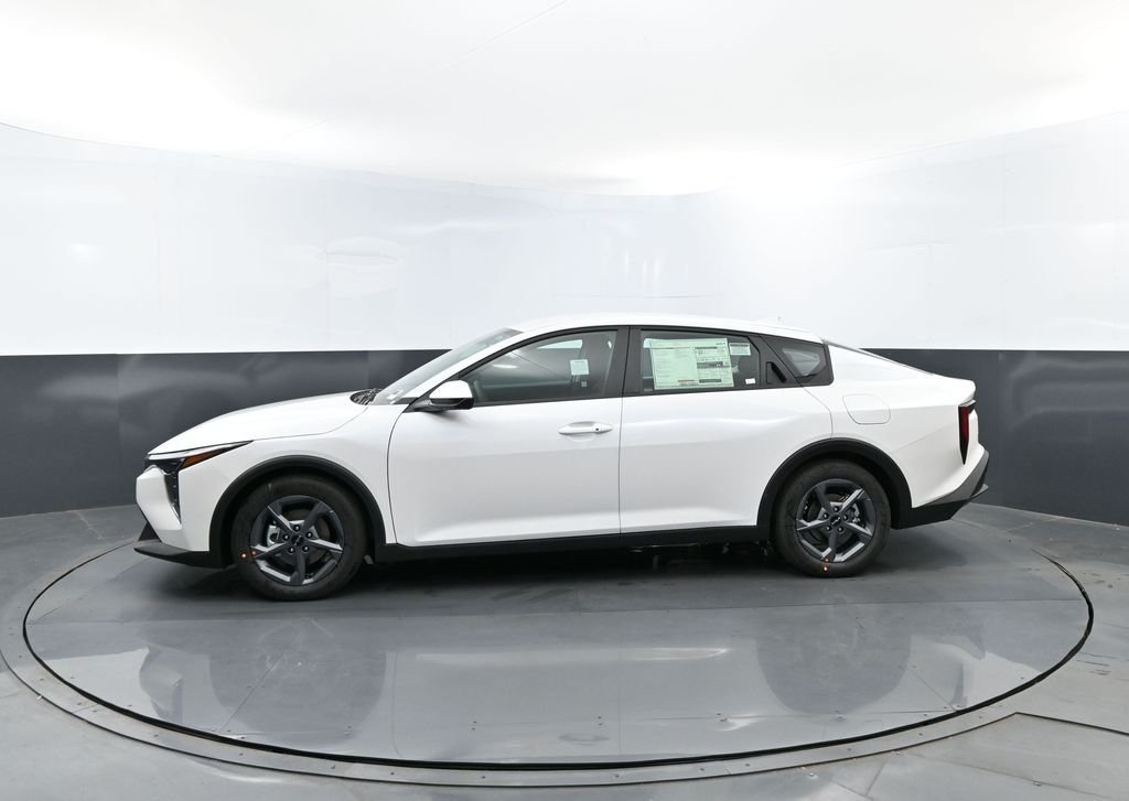 New 2026 Snow White Pearl Kia LXS image 24