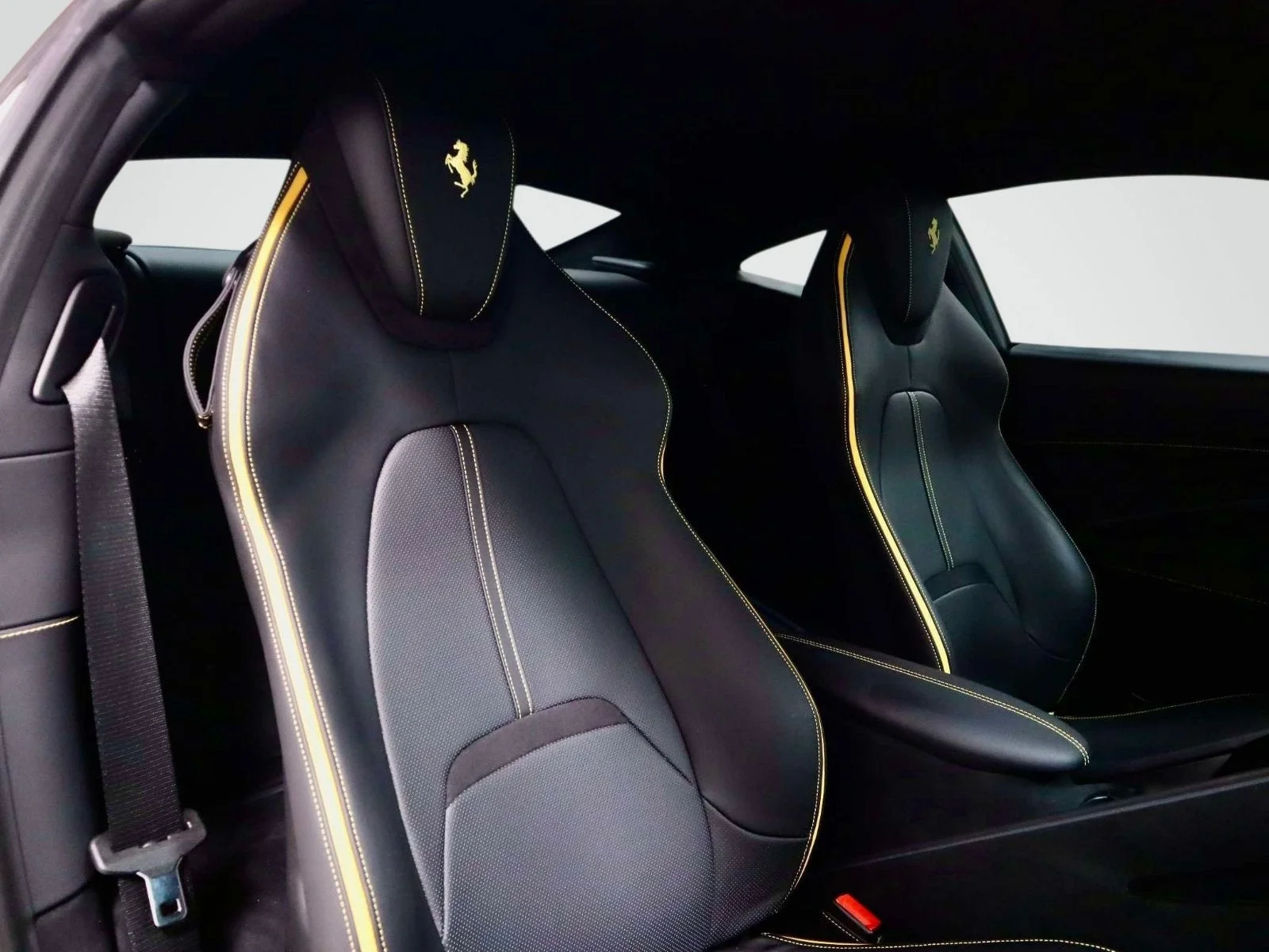 Certified Used 2023 Bianco Avus Ferrari  image 16