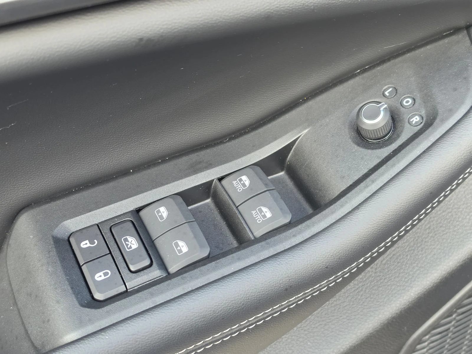 Used 2024 Gray Jeep Laredo X image 24