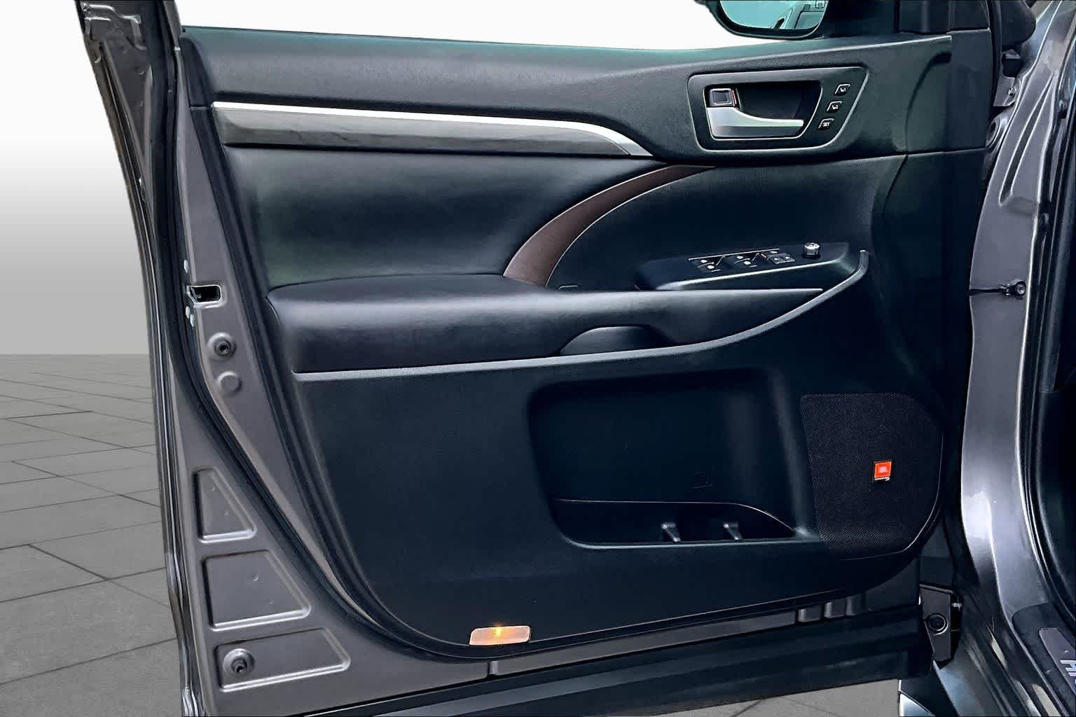 Used 2019 Predawn Gray Mica Toyota Limited Platinum image 21
