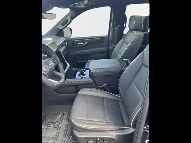 Used 2025 Onyx Black GMC Elevation image 13