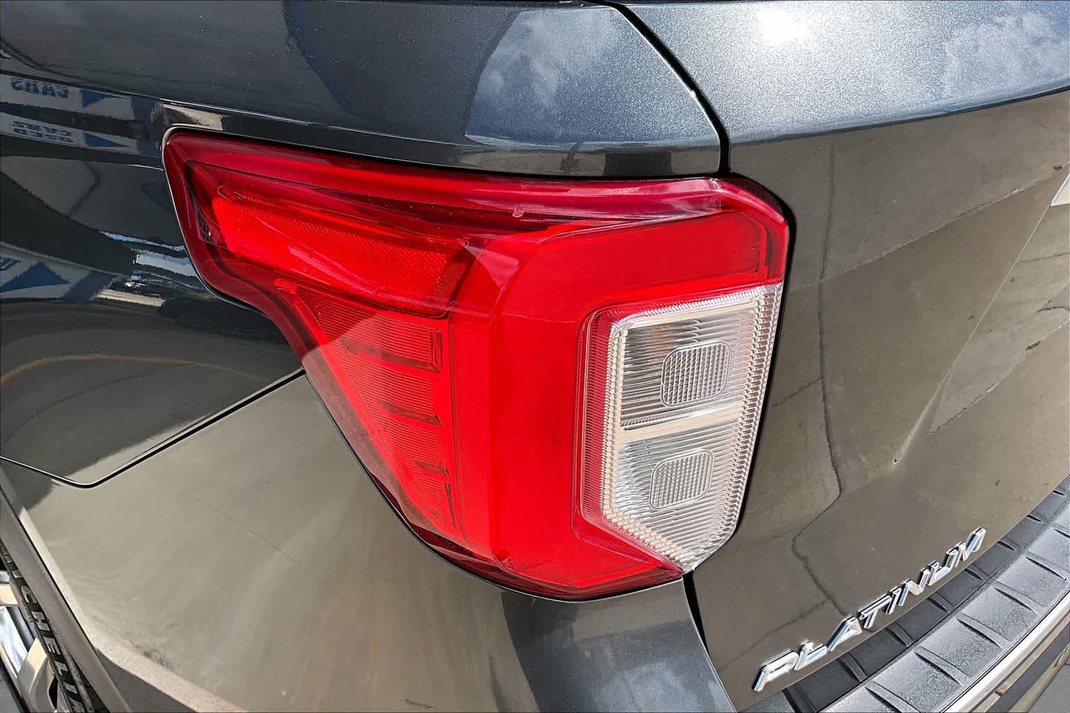 Used 2020 Magnetic Ford Platinum image 29