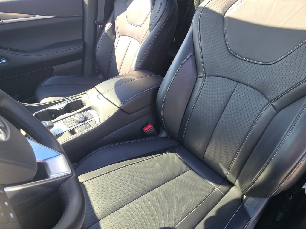 Used 2025 Gray INFINITI LUXE image 22