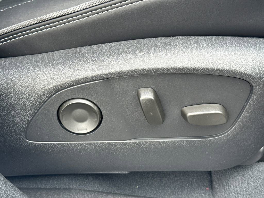 2025 GMC Sierra EV Denali - Photo 43